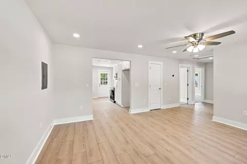 Living - 522 Buffalo Rd, Smithfield, NC 27577 photo 1 of 5