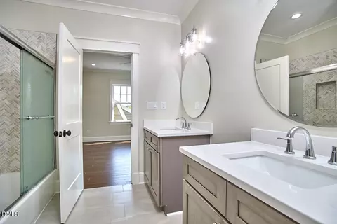 Bath - 1106 9th St, Durham, NC 27705 photo 10 of 23