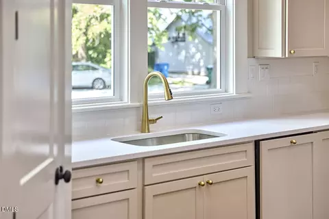 Kitchen - 1106 9th St, Durham, NC 27705 photo 20 of 21