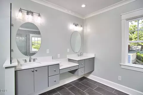 Bath - 1106 9th St, Durham, NC 27705 photo 20 of 23