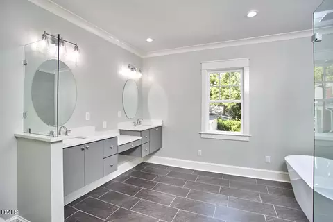 Bath - 1106 9th St, Durham, NC 27705 photo 11 of 23