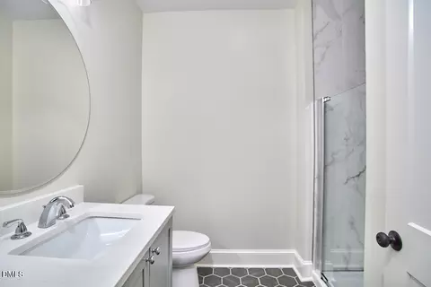 Bath - 1106 9th St, Durham, NC 27705 photo 15 of 23