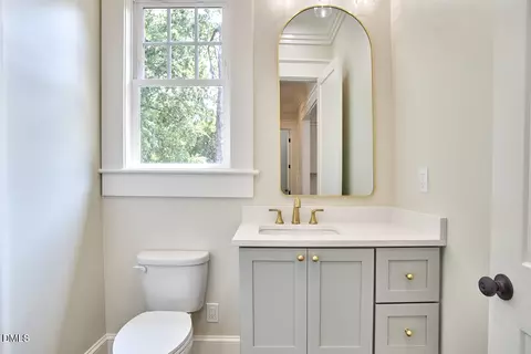 Bath - 1106 9th St, Durham, NC 27705 photo 5 of 23