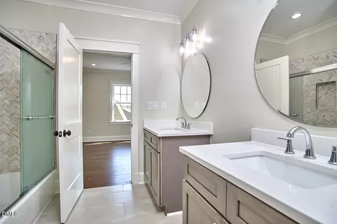 Bath - 1106 9th St, Durham, NC 27705 photo 17 of 23