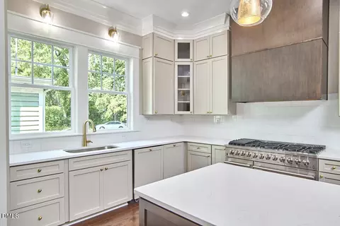 Kitchen - 1106 9th St, Durham, NC 27705 photo 7 of 21