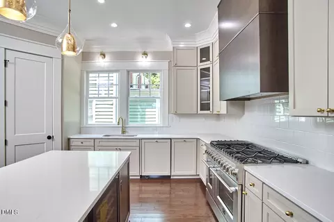Kitchen - 1106 9th St, Durham, NC 27705 photo 17 of 21