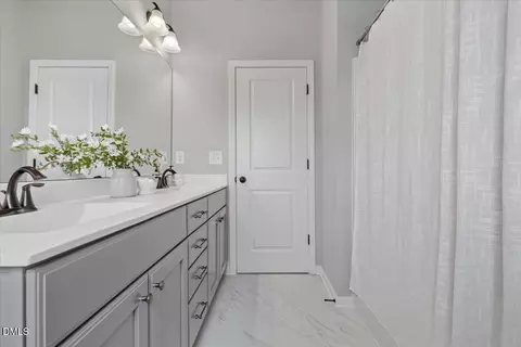 Bath - 332 White Iris Lp, Cary, NC 27519 photo 3 of 11