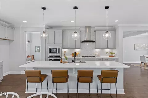 Kitchen - 332 White Iris Lp, Cary, NC 27519 photo 5 of 11