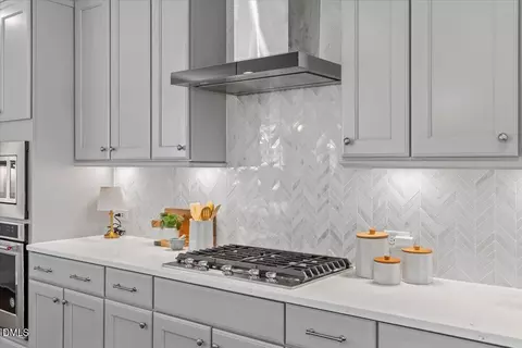 Kitchen - 332 White Iris Lp, Cary, NC 27519 photo 2 of 11
