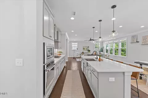 Kitchen - 332 White Iris Lp, Cary, NC 27519 photo 3 of 11