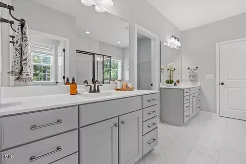 Bath - 332 White Iris Lp, Cary, NC 27519 photo 7 of 11
