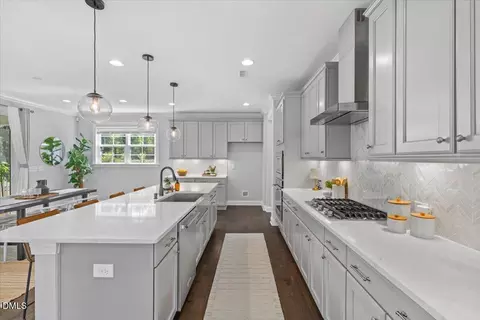 Kitchen - 332 White Iris Lp, Cary, NC 27519 photo 10 of 11