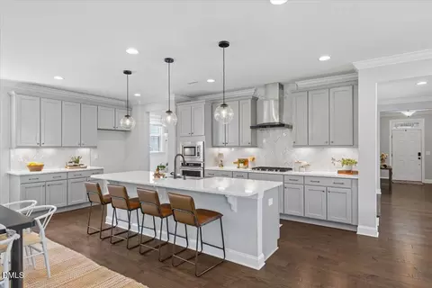 Kitchen - 332 White Iris Lp, Cary, NC 27519 photo 6 of 11