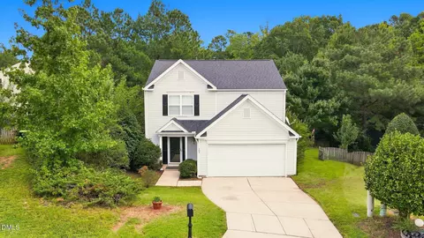 105 Thornton Green Pl, Holly Springs, NC 27540