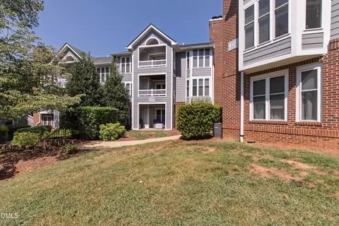 1061 Wirewood Dr #301, Raleigh, NC 27605