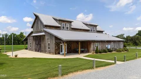 Exterior - 2725 Benson Hardee Rd, Benson, NC 27504 photo 3 of 9