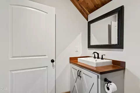 Bath - 2725 Benson Hardee Rd, Benson, NC 27504 photo 1 of 4