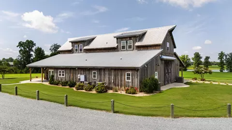 Exterior - 2725 Benson Hardee Rd, Benson, NC 27504 photo 4 of 9