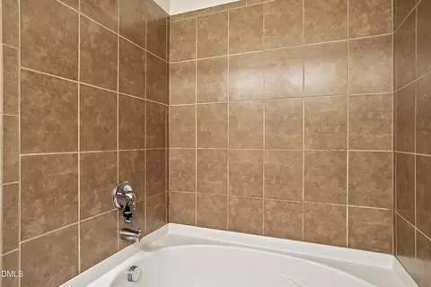 Bath - 76 Pocono Dr, Durham, NC 27705 photo 3 of 4