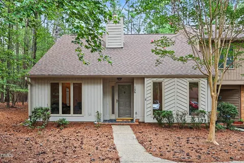106 Old Stable Ct, Chapel Hill, NC 27514
