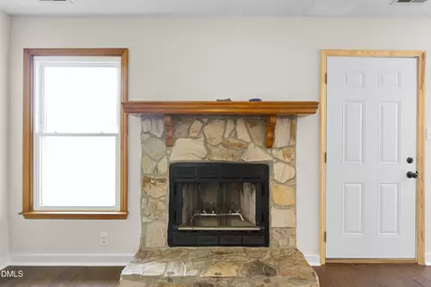 Entry Way - 174 Eulon Loop, Raeford, NC 28376 photo 2 of 2