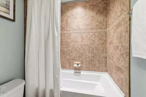 Bath - 211 Crisp Rd, Durham, NC 27713 photo 5 of 5