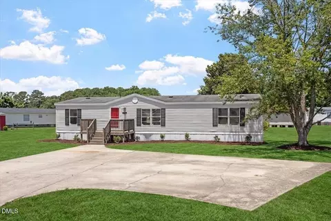 105 Stone Glen Pl, Pikeville, NC 27863