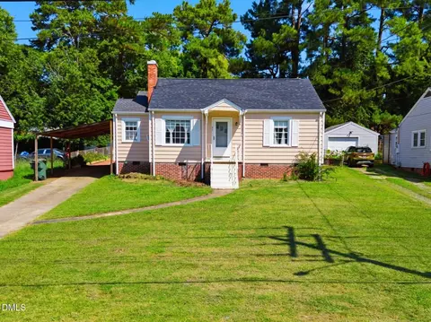 325 W Gilbreath St, Graham, NC 27253