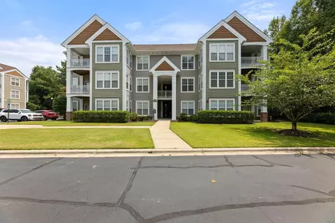 1922 Parkside Village Dr, Clayton, NC 27520
