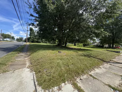 218 Hamilton St, Henderson, NC 27536