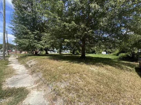 212 Hamilton St, Henderson, NC 27536