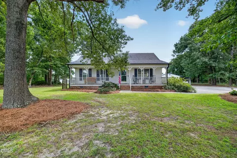 Exterior - 2001 Southfort Dr, Garner, NC 27529 photo 3 of 15