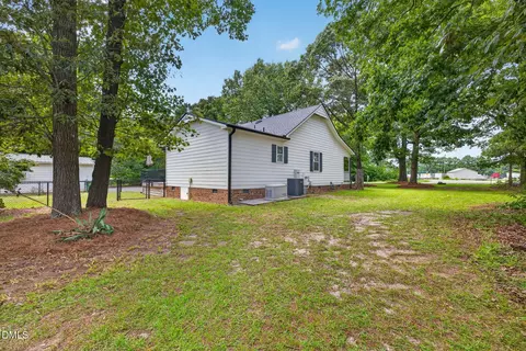 Exterior - 2001 Southfort Dr, Garner, NC 27529 photo 14 of 15
