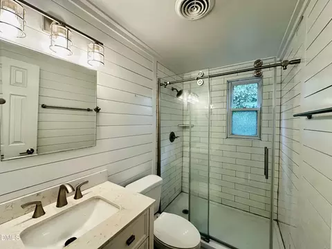 Bath - 705 Wade Ave, Raleigh, NC 27605 photo 1 of 1