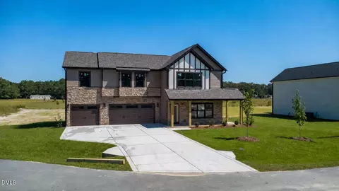 1572 Eastbay Dr, Fayetteville, NC 28312