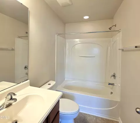 Bath - 18 Pocono Dr, Durham, NC 27705 photo 5 of 5