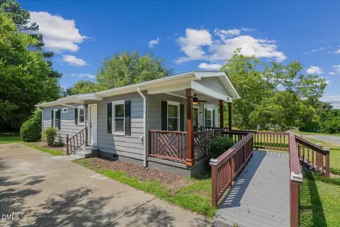 Exterior - 204 E Branch St, Benson, NC 27504 photo 3 of 9