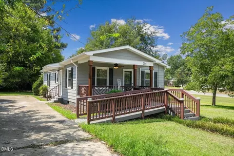 Exterior - 204 E Branch St, Benson, NC 27504 photo 6 of 9