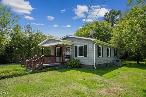 Exterior - 204 E Branch St, Benson, NC 27504 photo 5 of 9