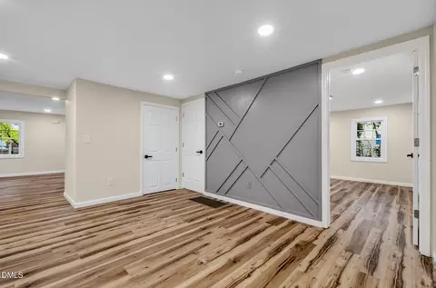 Entry Way - 107 E Underwood Ave, Smithfield, NC 27577 photo 1 of 2