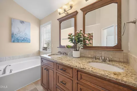 Bath - 5525 Keowee Way, Raleigh, NC 27616 photo 2 of 4