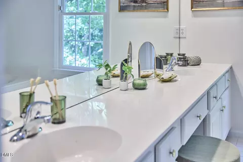 Bath - 3917 Springstop Ln, Durham, NC 27705 photo 3 of 5