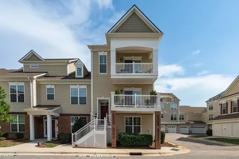 10530 Sablewood Dr #101, Raleigh, NC 27617