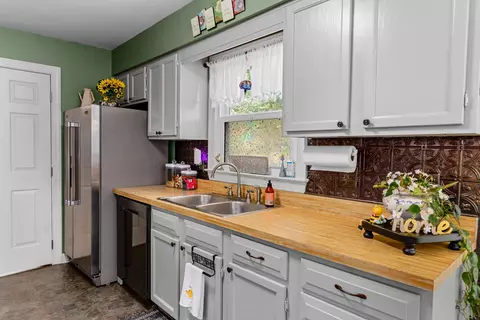 Kitchen - 207 Brandermill Dr, Durham, NC 27713 photo 3 of 3