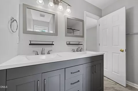 Bath - 6 Coriander Ct, Durham, NC 27713 photo 3 of 4