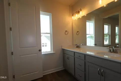 Bath - 703 Callan View Ave, Wake Forest, NC 27587 photo 2 of 5