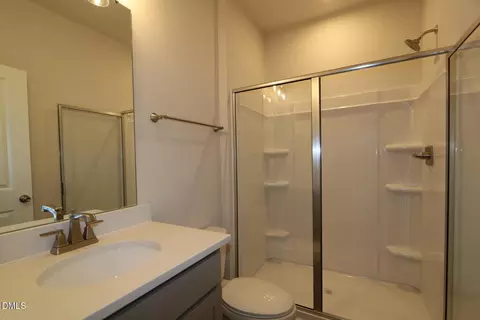 Bath - 703 Callan View Ave, Wake Forest, NC 27587 photo 4 of 5