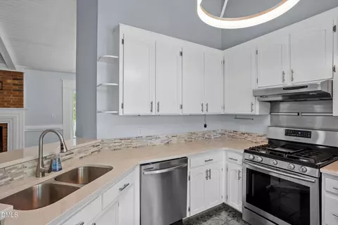Kitchen - 205 William Dr, Benson, NC 27504 photo 2 of 7