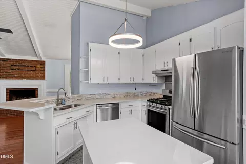 Kitchen - 205 William Dr, Benson, NC 27504 photo 4 of 7