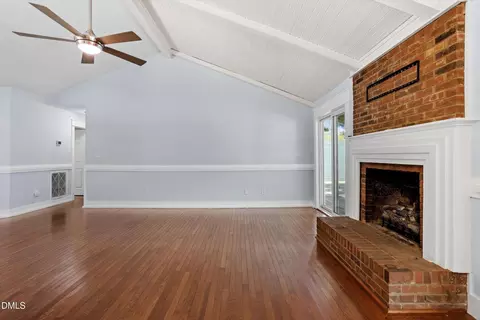 Living - 205 William Dr, Benson, NC 27504 photo 2 of 3